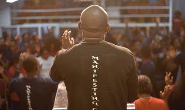 Selling a Bad Product